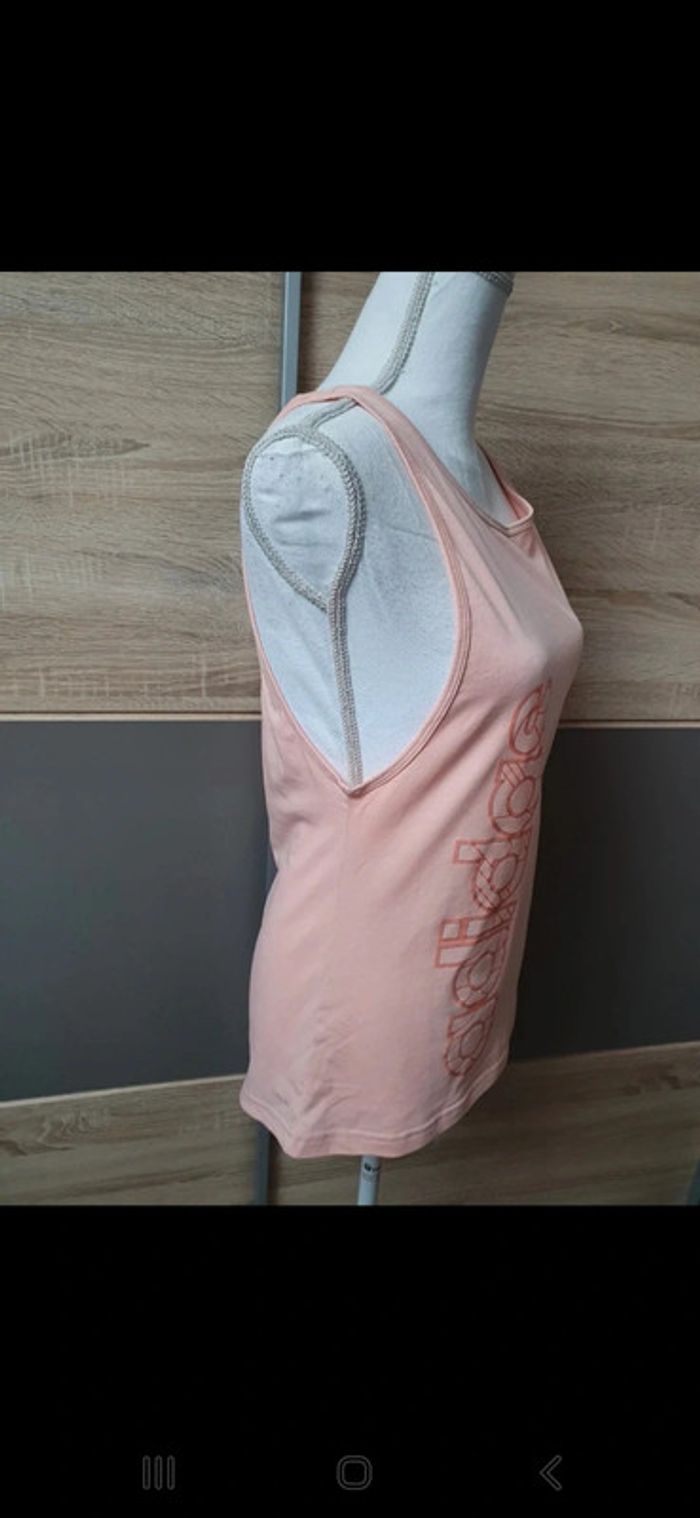 Débardeur de sport. - photo numéro 3