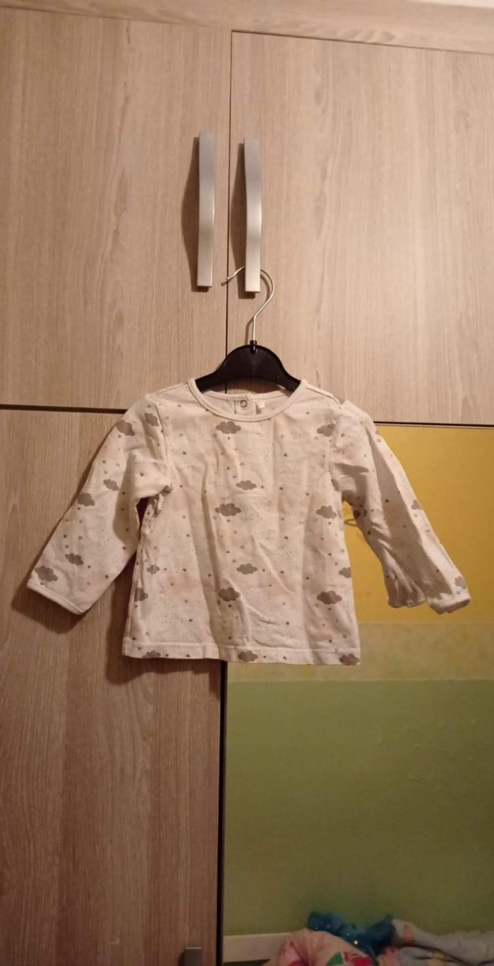 T-shirt manches longues taille 12 mois