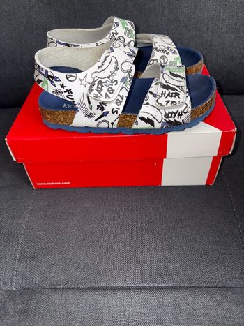 Sandales taille 27 Kickers