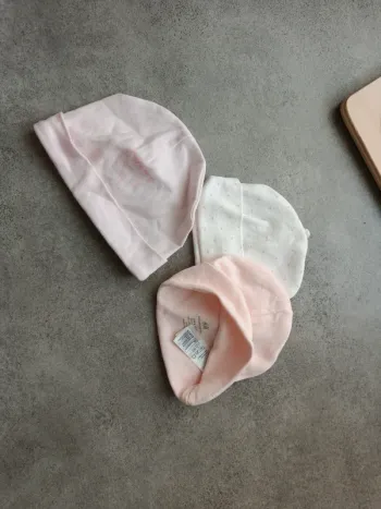 Lot de 3 bonnets H&M roses 56cm