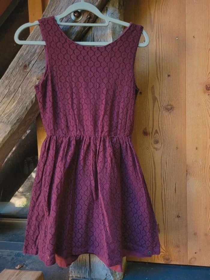 IKKS robe en dentelle bordeaux, XS 12/14 ans, sans manches - photo numéro 2