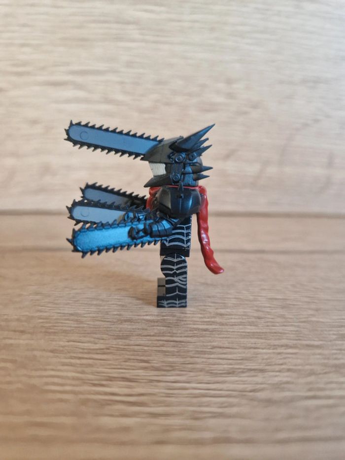Figurine type lego Chainsaw - photo numéro 2