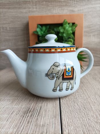 Théière motif éléphant