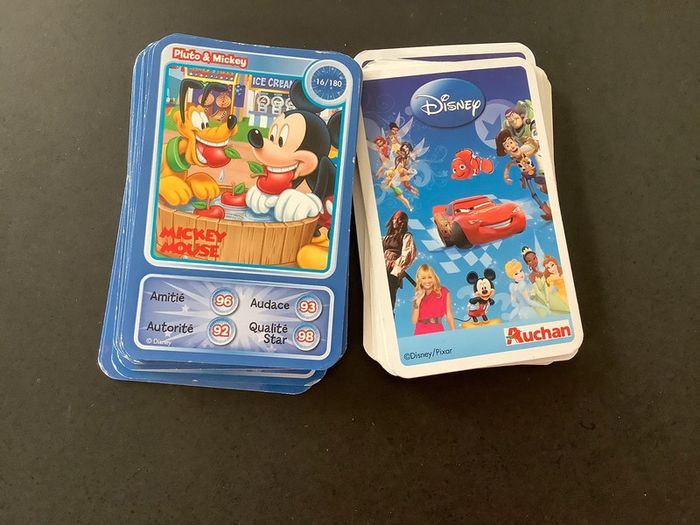 29 cartes Disney (gratuit dans un lot)