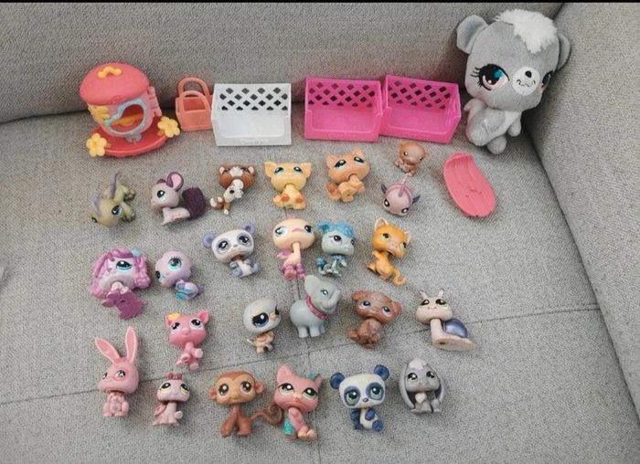 Lot de 31  figurines Hasbro Littlest pet shop Lps
