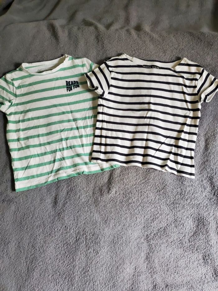 Lot 2 t-shirts 4 ans