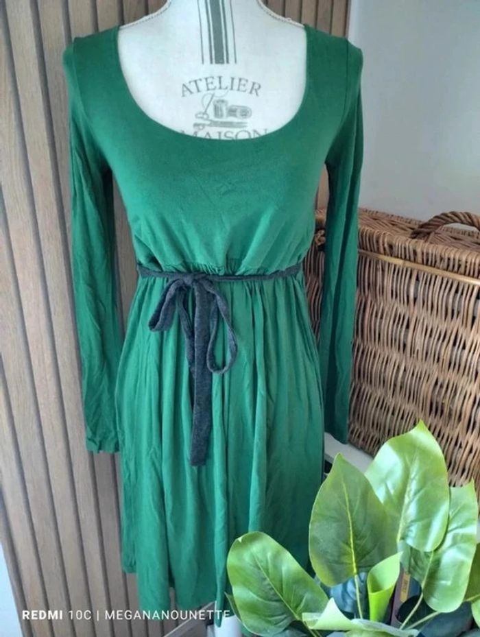 🌿 Robe Verte Ceinturée – Taille 38 M – Boutique Indépendante 🌿