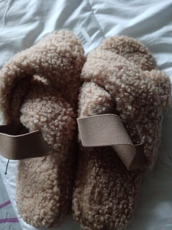 Chaussons 37 neuf