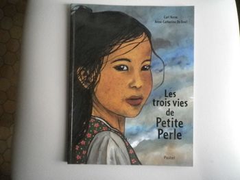 LES TROIS VIES DE PETITE PERLE