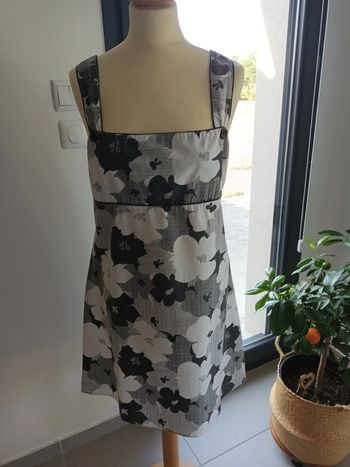 Robe à bretelles grosses fleurs vintage