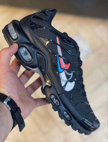 Nike tn enfant noir rouge bleu 28