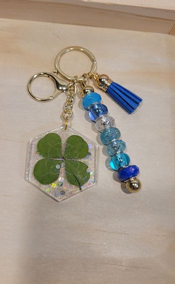 Porte-clés  ou bijou de sac Trèfle à 4 feuilles véritable
