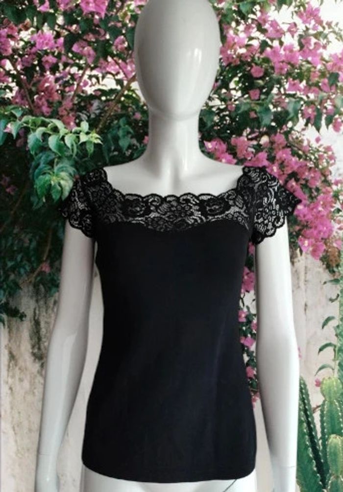 Top épaules dénudées dentelle Capsule