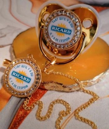 Tétine Ricard doré