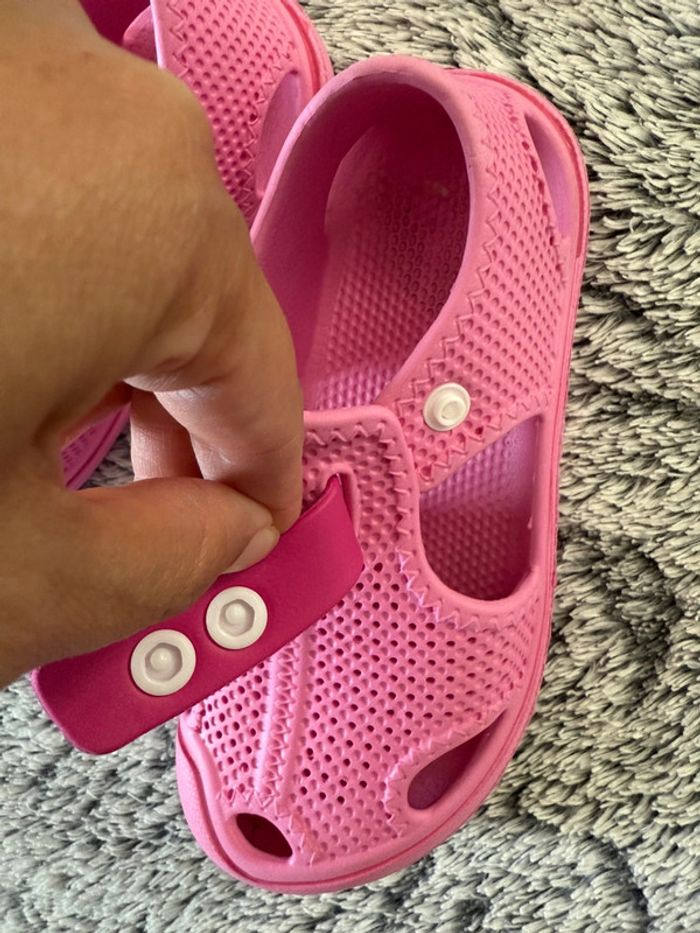 Chaussures style crocs - taille 29 - photo numéro 3
