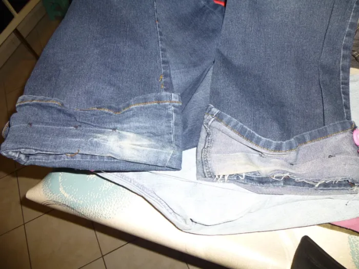 pantalon jean à revers bleu fonçé bouton rose LNA taille 44 - photo numéro 4