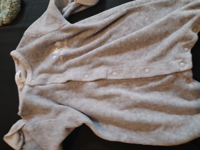 Lot pyjamas 1 mois - photo numéro 9