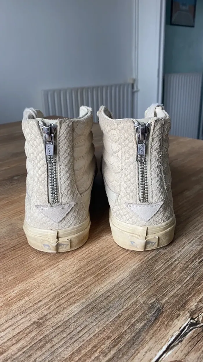 Vans beige/blanc cassé en daim - photo numéro 2