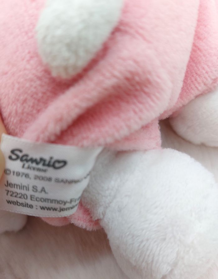 Petite peluche doudou Hello Kitty Sanrio Jemini salopette rose fleurs jaune rose - photo numéro 3