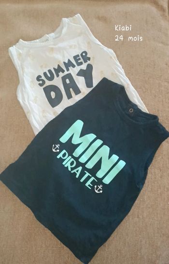 2 débardeurs Kiabi 24 mois