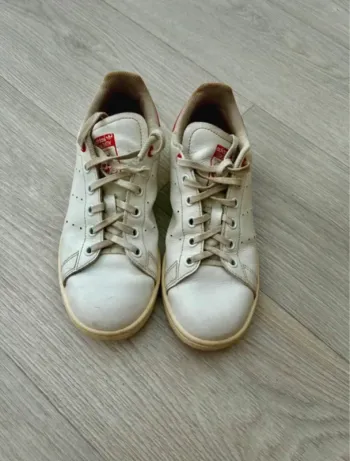 Stan Smith édition St Valentin - pointure 37 1/3 - Très bon état