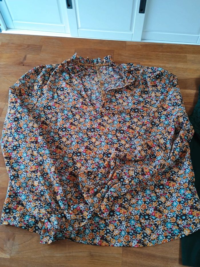 Blouse et t-shirt taille M - photo numéro 2