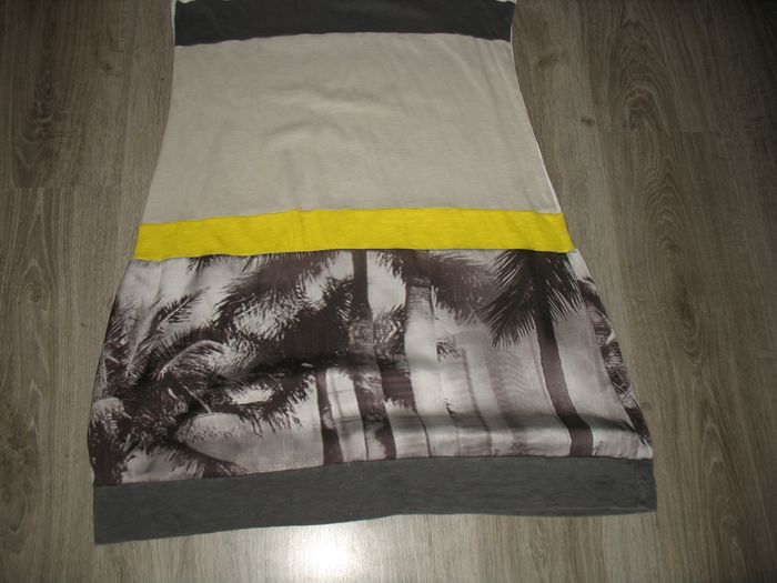 ROBE MC BLANCHE ET GRISE A MOTIFS "MISS CAPTAIN" - TAILLE 42 - n°15 - photo numéro 3
