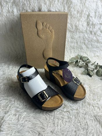 Paire de sandales compensées Plakton taille 37
