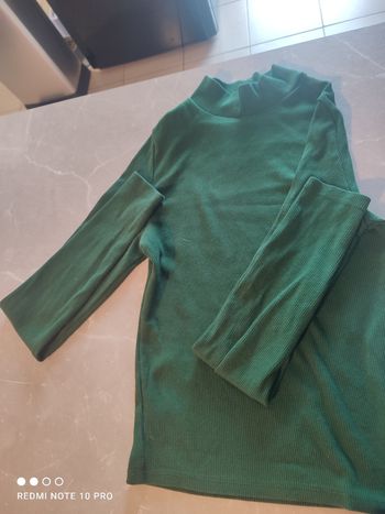 Sous-pull vert