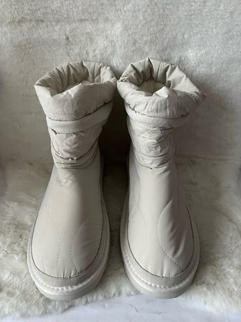 Bottines beiges fourrées à l'intérieur pointure 40