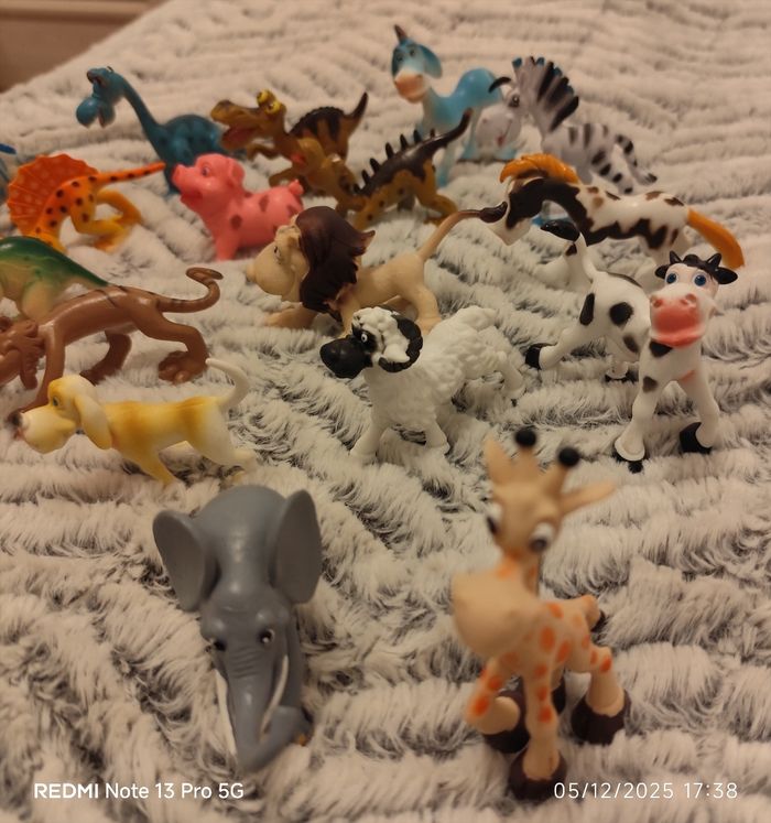 Lot d'animaux - photo numéro 3