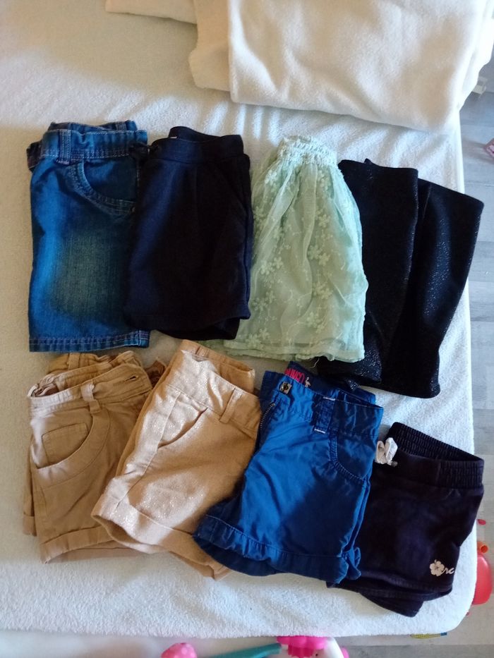 Gros lot de vêtements fille 6 ans - photo numéro 10