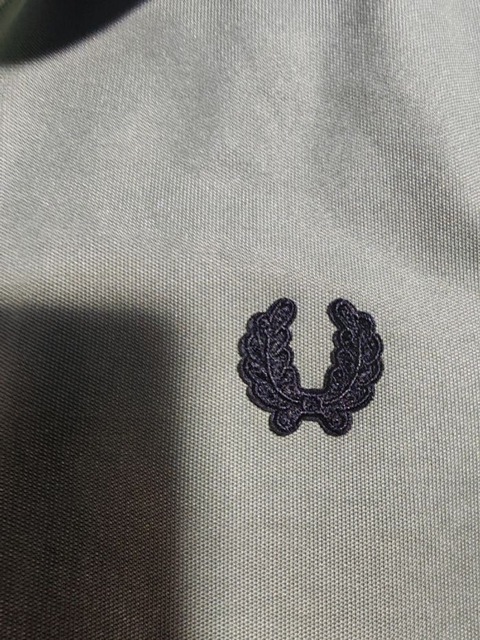 Magnifique veste de survêtement Fred Perry en taille S, couleur kaki. - photo numéro 3