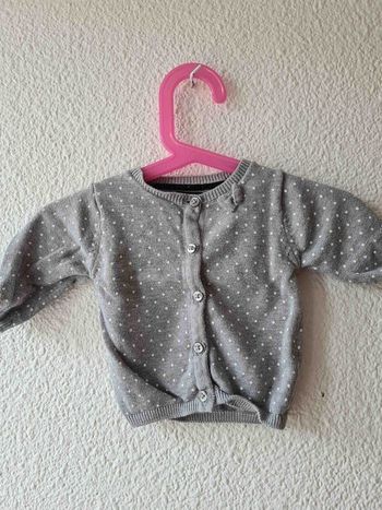 gilet gris à pois Kiabi