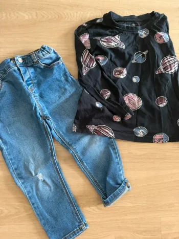 Lot jean t-shirt manches longues imprimé planètes
