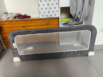 Barrière de lit pliable