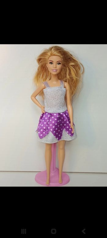 Poupée mattel barbie ensemble pailletée mauve tête 2016 corp 2016 fxn99
Poupée et ensemble compris