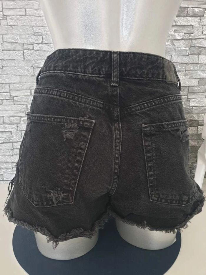 Short noir Bershka T36 - photo numéro 2