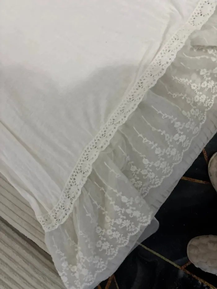 Robe à dentelle - photo numéro 2