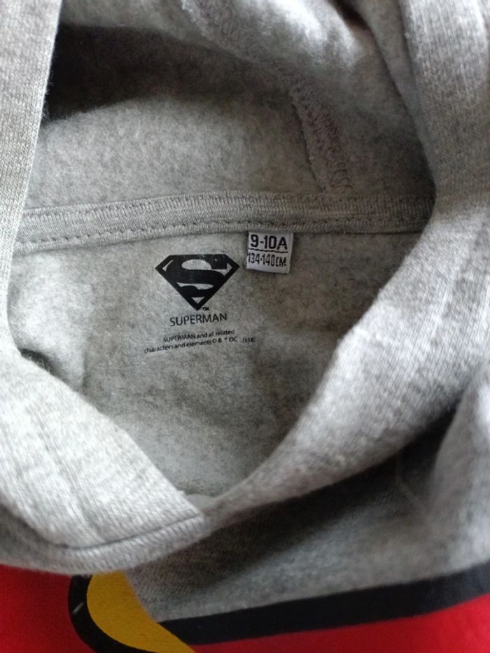 15. Sweat Superman 9-10 ans 134-140 porté 1x - photo numéro 5