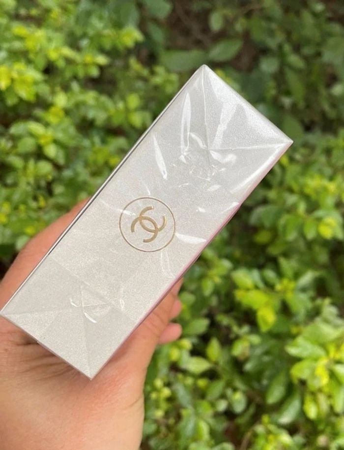 Chanel  Neuf avec étiquette - photo numéro 4