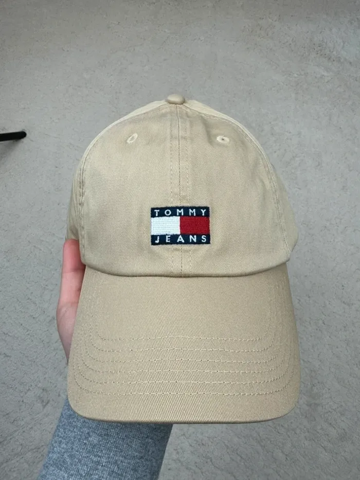 Casquette Tommy Hilfiger Beige Logo Brodé Neuve - photo numéro 2