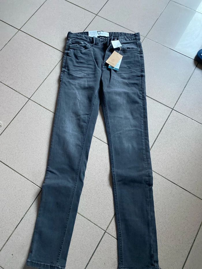 Jean gris anthracite de marque Springfield taille W. 28 soit 38 couple, Skinny neuf.