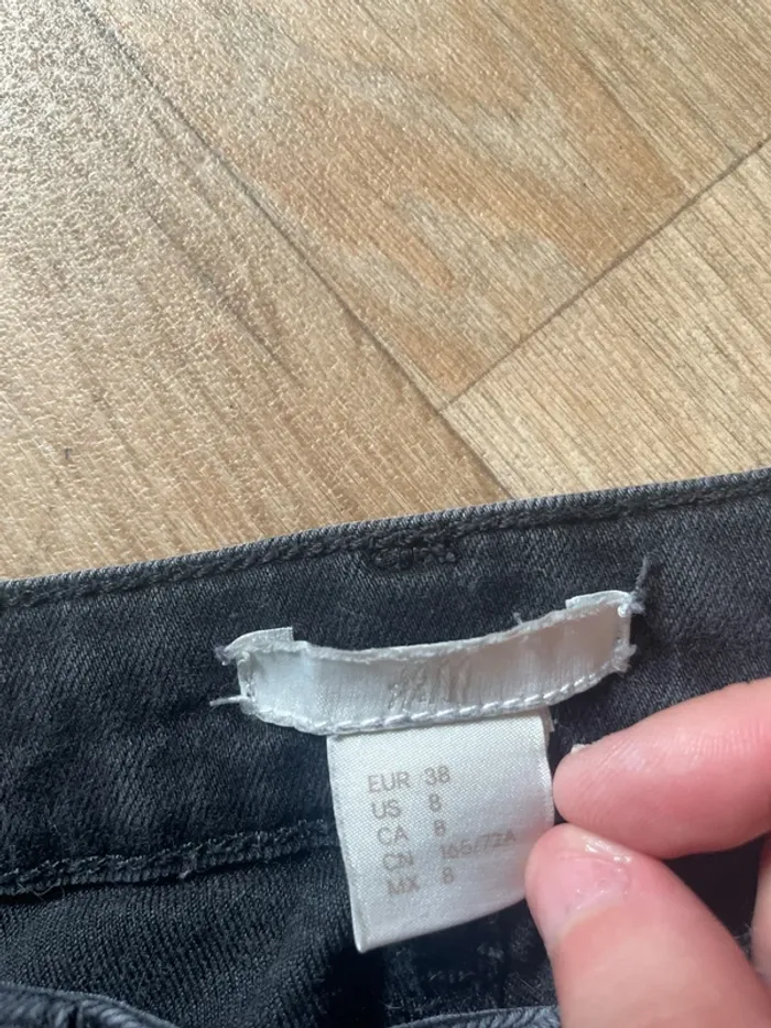 Jean noir H&M - photo numéro 3