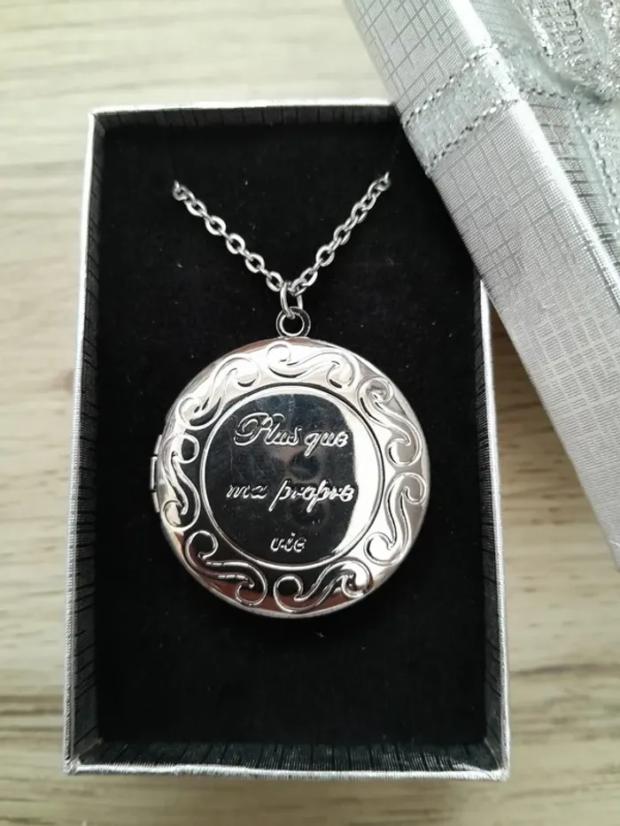 Collier médaillon "Plus que ma propre vie" Renesmée Cullen, Twilight - photo numéro 2