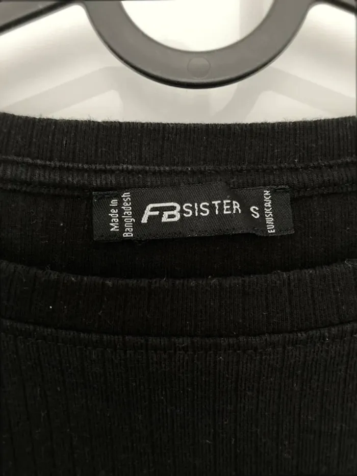 Sweat-shirt noir côtelé - photo numéro 4