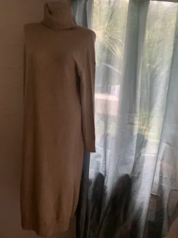 Robe Vila longue beige col roulé taille M taille 38