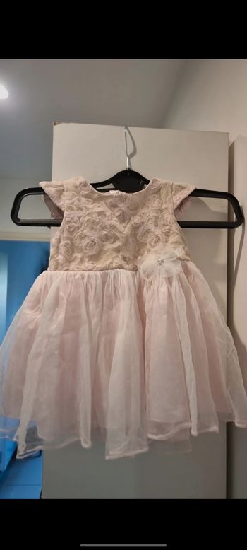 Robe de soirée petite fille taille 9-12 mois