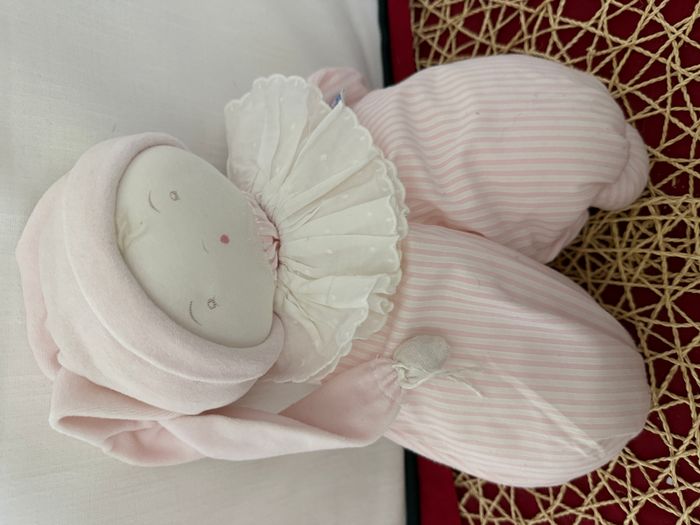 POUPEE LUTIN MOULIN ROTY DOUDOU ROSE RAYE COL BLANC GRELOT