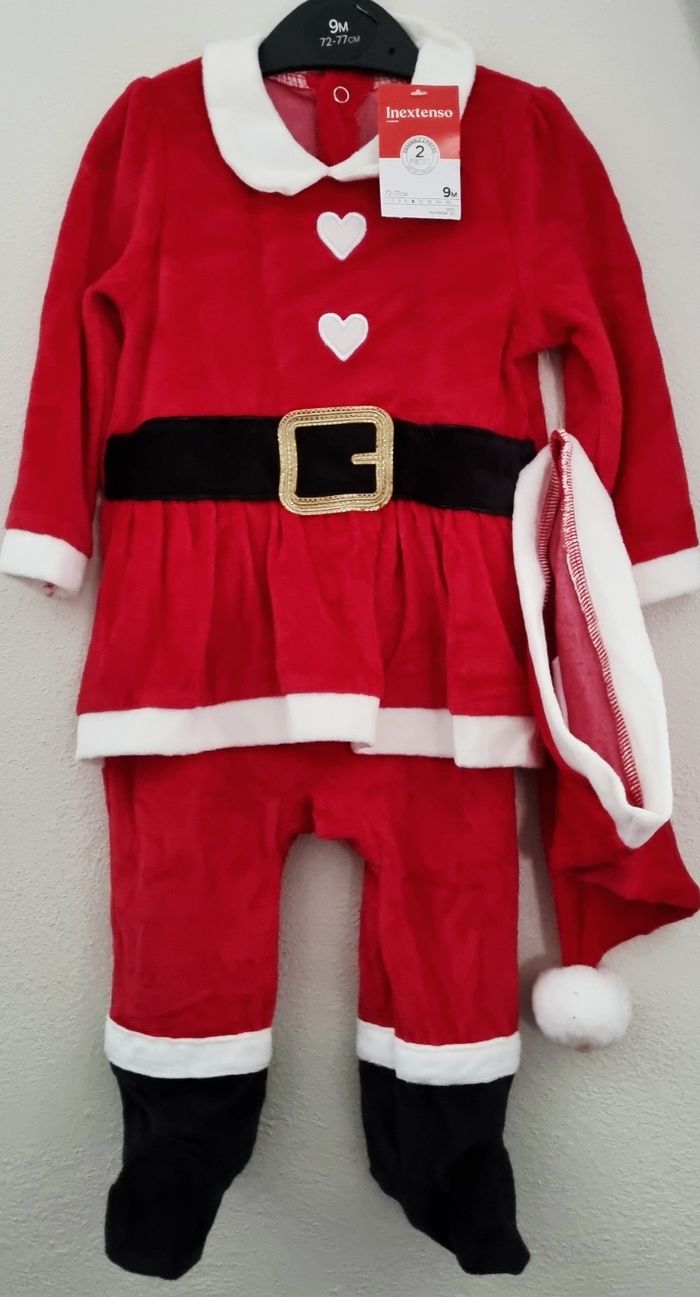 Pyjama et bonnet de Noël neuf